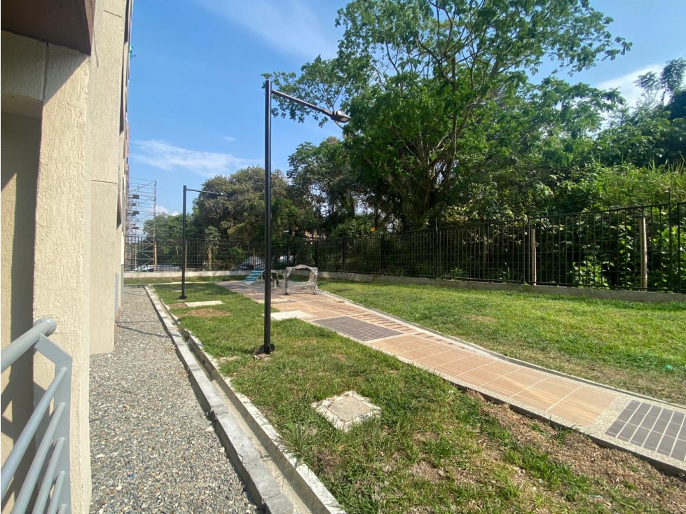 Vendo apartamento primer piso sector varsovia - 4