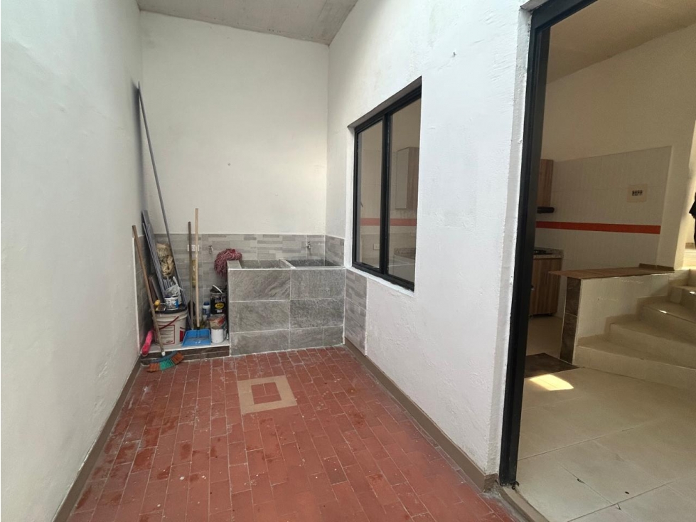 VENDO CASA 2 PISO EN URBANIZACION SECTOR BOQUERON - 6