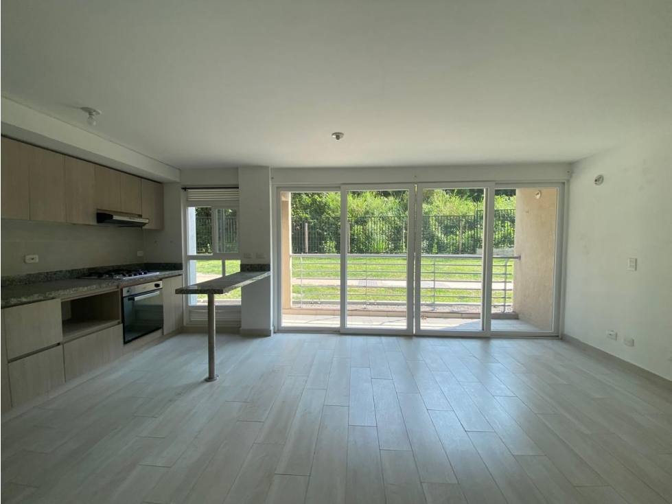 Vendo apartamento primer piso sector varsovia - 1