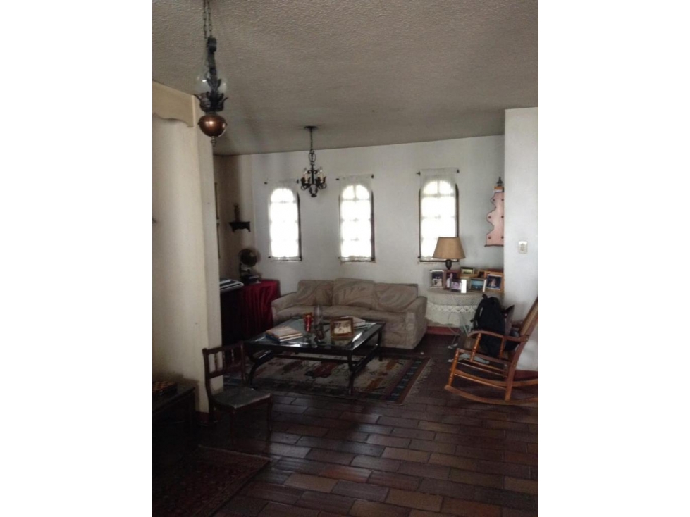 VENDO CASA DE 3 PISOS EN BARRIO CADIZ - 2