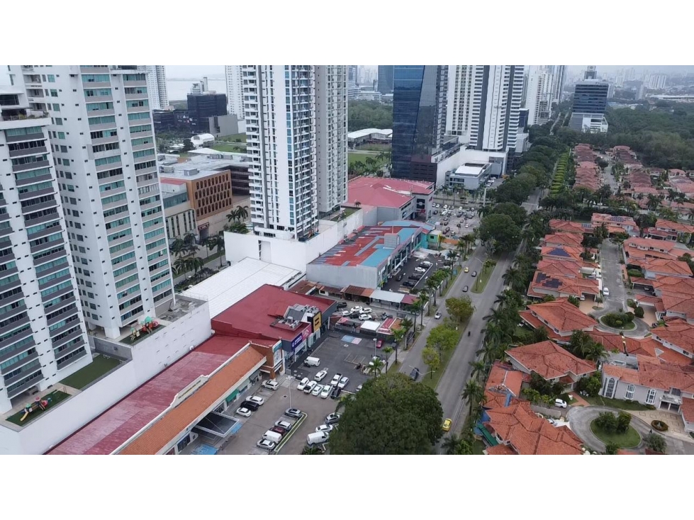 Terreno Comercial en Costa del Este