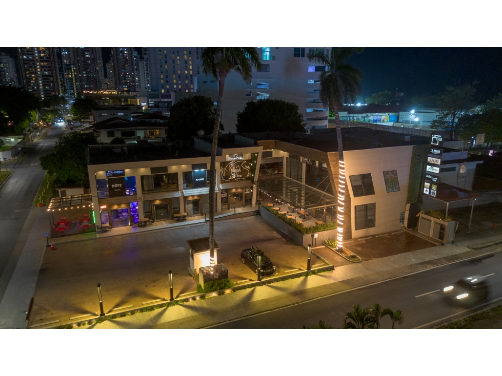 Plaza Corner 68