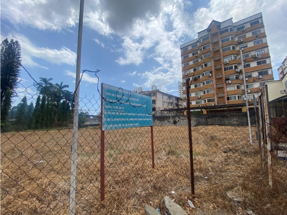 SEA CONFIABLE VENDE LOTE PARA DESARROLLO DE CASAS EN AV SANTA ELENA — foto 3