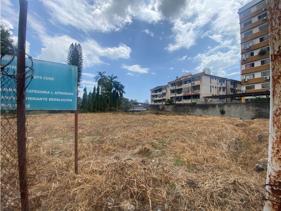 SEA CONFIABLE VENDE LOTE PARA DESARROLLO DE CASAS EN AV SANTA ELENA — foto 4