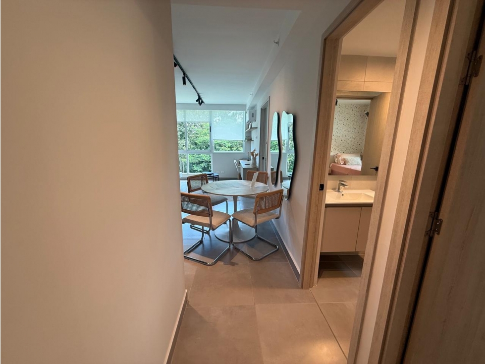 SEA CONFIABLE VENDE APARTAMENTO EN PH FOREST GATE AMOBLADO — foto 2