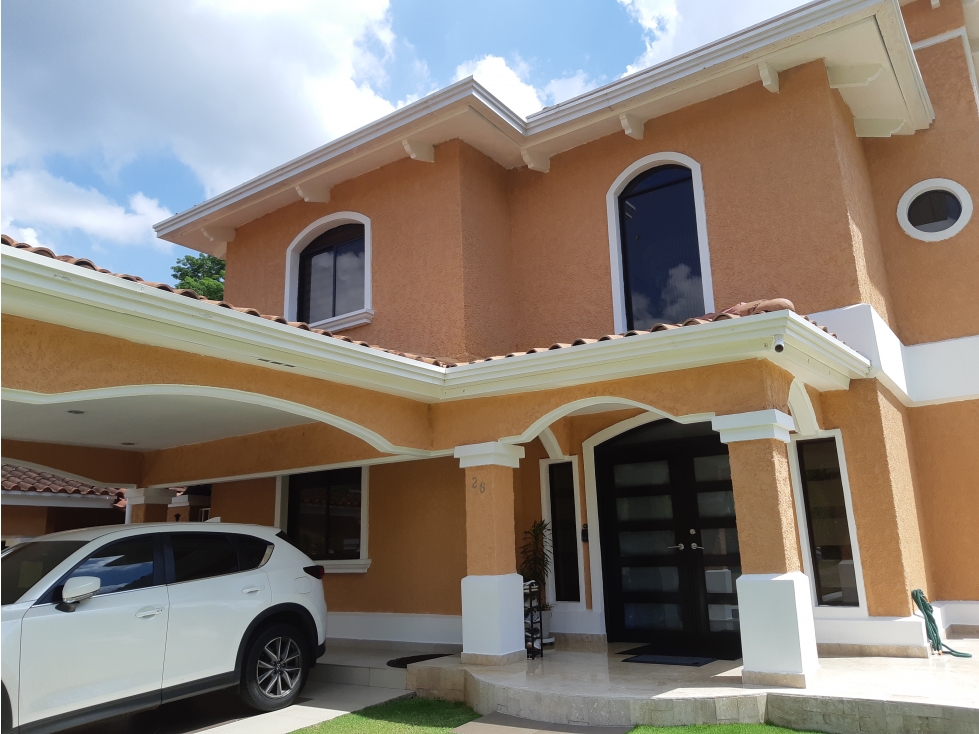 SEA Confiable Vende Casa de esquina con Piscina en Clayton Village - 2