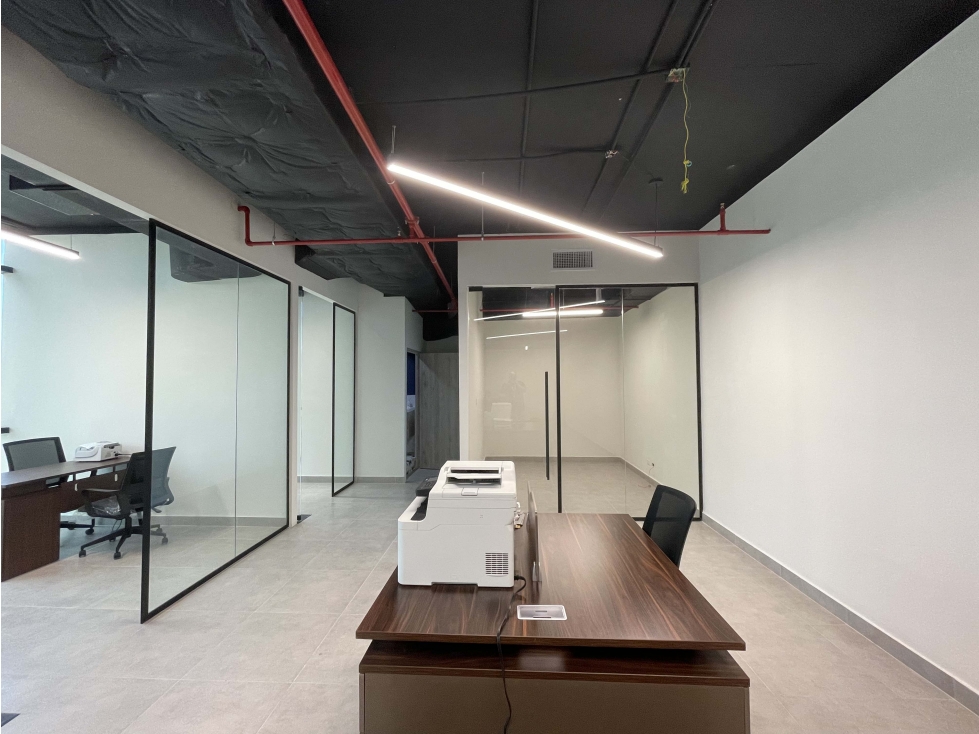 Sea Confiable alquila oficina en Tower Financial Center Calle 50