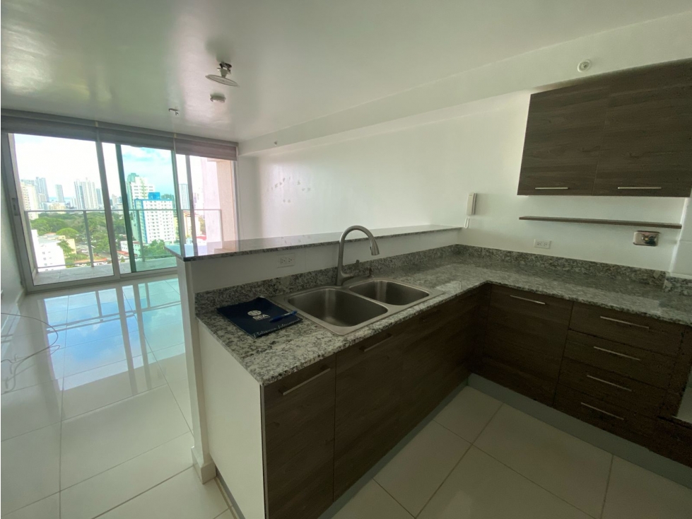 SEA CONFIABLE VENDE APARTAMENTO PH MIDPARK 2 RECAMARAS