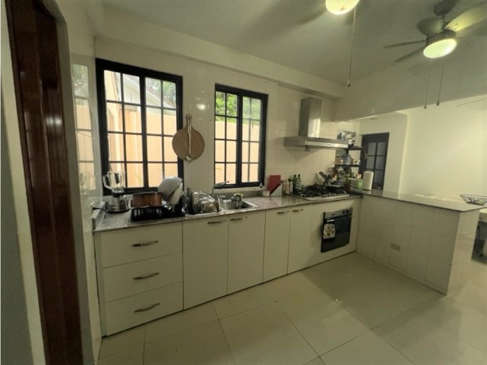 SEA Confiable Vende Hermosa Casa en Llanos de Curundu — foto 6