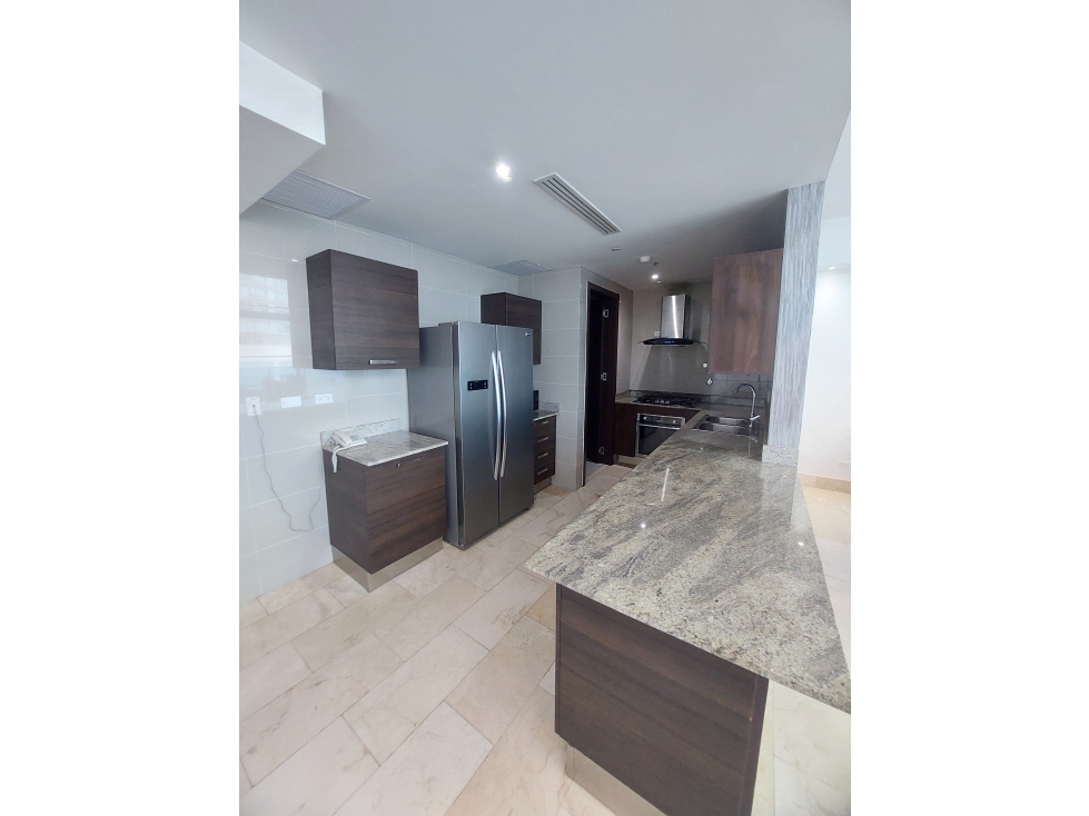 SEA CONFIABLE VENDE O ALQUILA APARTAMENTO EN GRAND TOWER AMOBLADO — foto 2