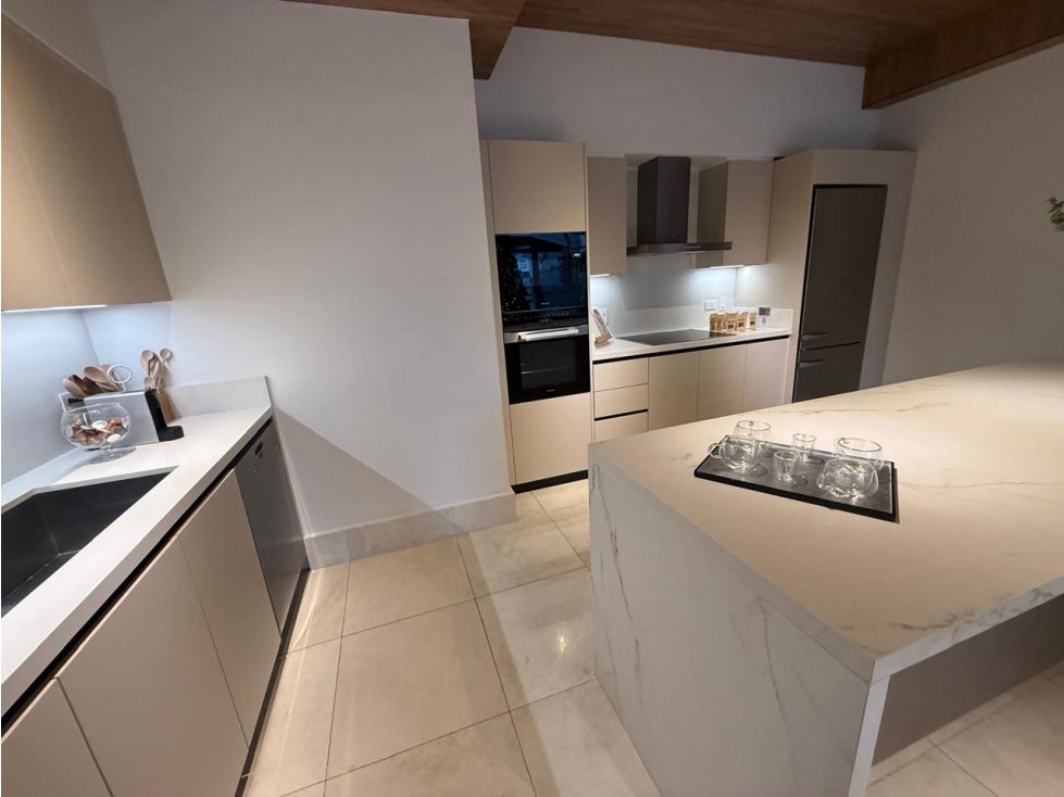SEA CONFIABLE VENDE APARTAMENTO EN PH OCEANA 2 RECAMARAS — foto 5