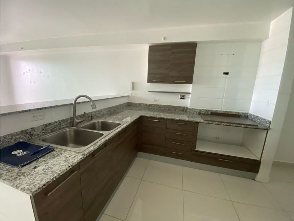 SEA CONFIABLE VENDE APARTAMENTO PH MIDPARK 2 RECAMARAS — foto 2
