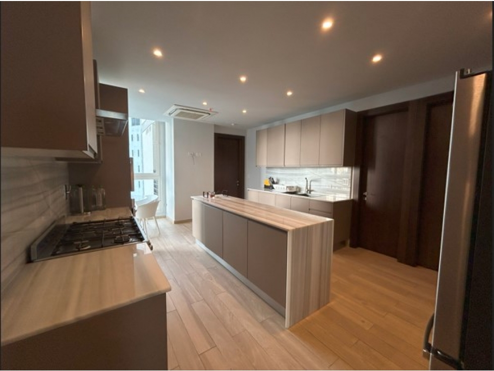 SEA CONFIABLE VENDE APARTAMENTO PH THE TOWERS AMOBLADO EN PAITILLA — foto 4