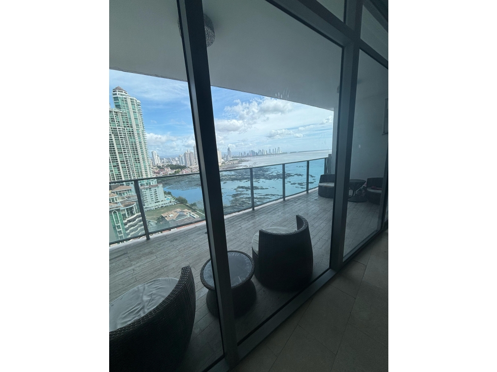 Sea Confiable Vende Apartamento PH Grand Tower
