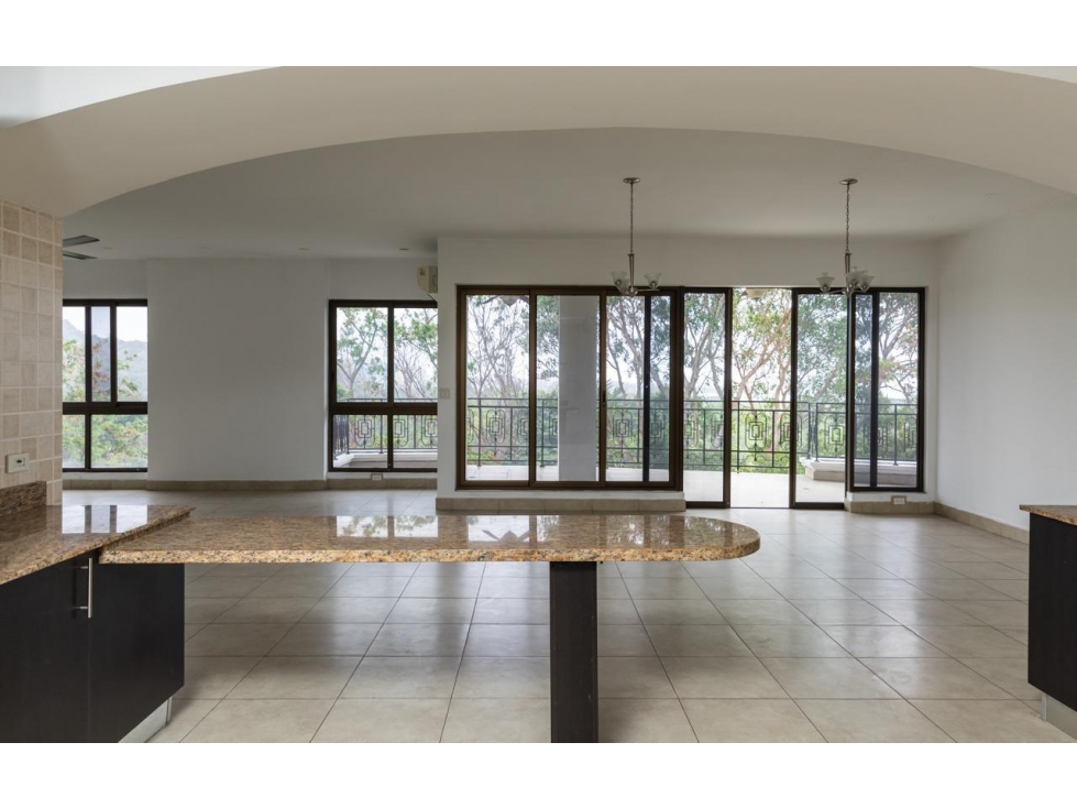 SEA CONFIABLE VENDE APARTAMENTO EN PH AMADOR HEIGHTS 3 RECAMARAS — foto 3