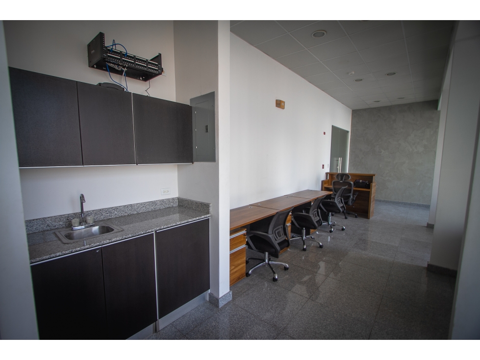 Oficina de 61 m2 Remodelada en Obarrio | Habitats Plaza