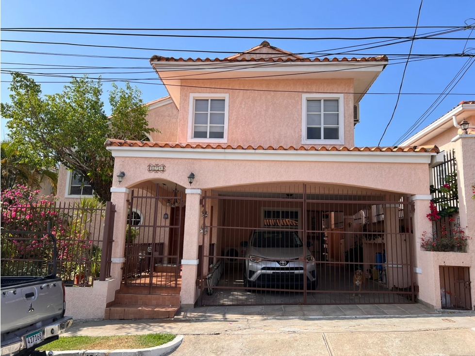 SEA CONFIABLE VENDE CASA EN FUENTE DEL FRESNO ALTOS DE PANAMA