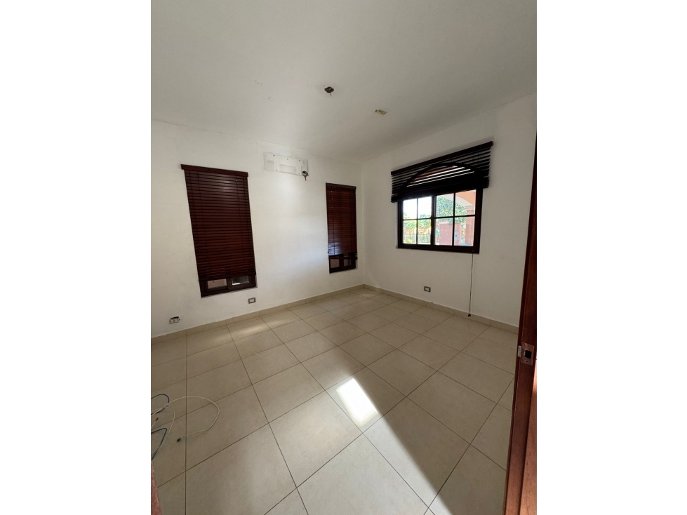 SEA CONFIABLE VENDE CASA EN EL DORAL COSTA SUR — foto 4