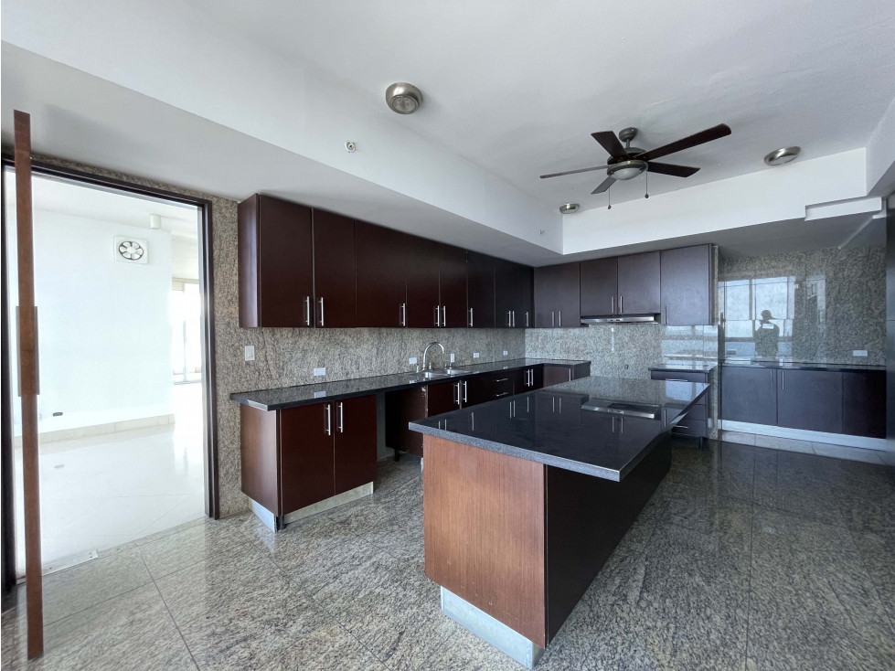 SEA CONFIABLE VENDE APARTAMENTO EN PH THE POINT PAITILLA — foto 5