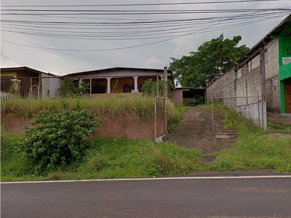 SEA CONFIABLE VENDE CASA EN BARRIADA EL PILON