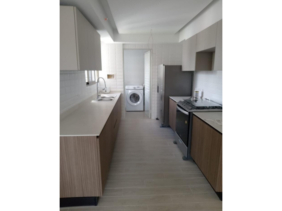 SEA CONFIABLE VENDE APARTAMENTO PH GALERIA TOWERS ENTREGA INMEDIATA — foto 4