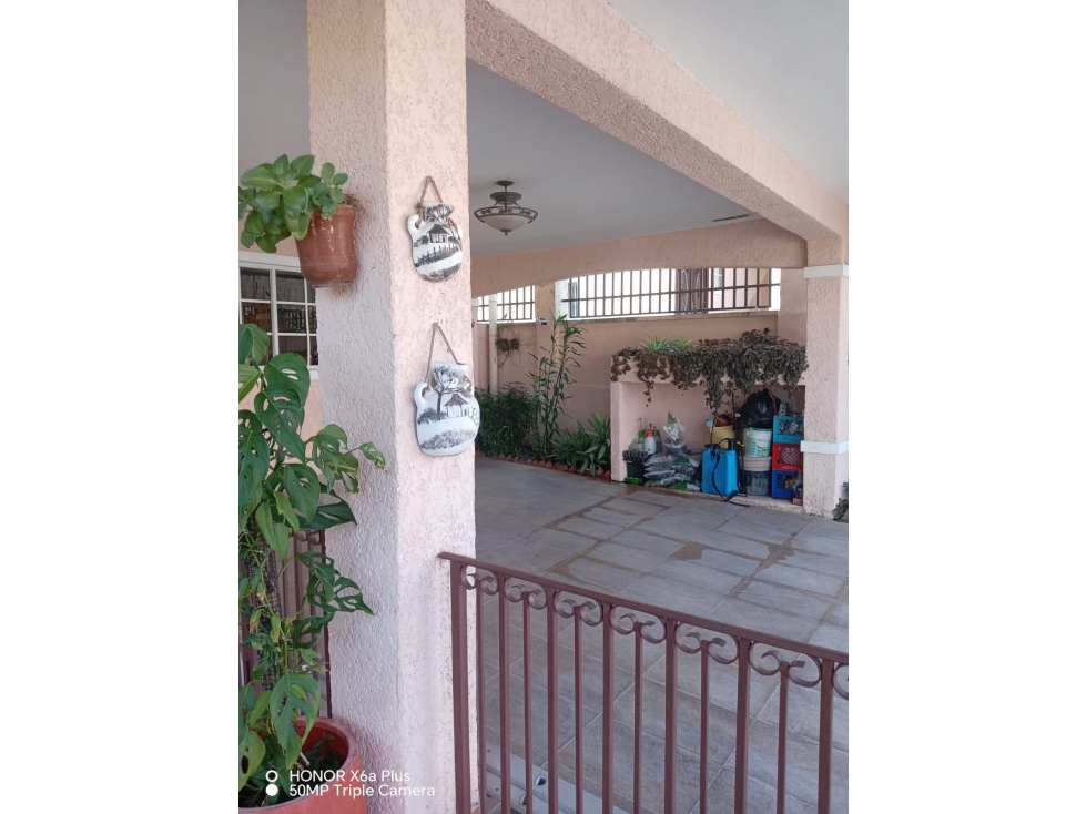 SEA CONFIABLE VENDE CASA EN FUENTE DEL FRESNO ALTOS DE PANAMA — foto 2