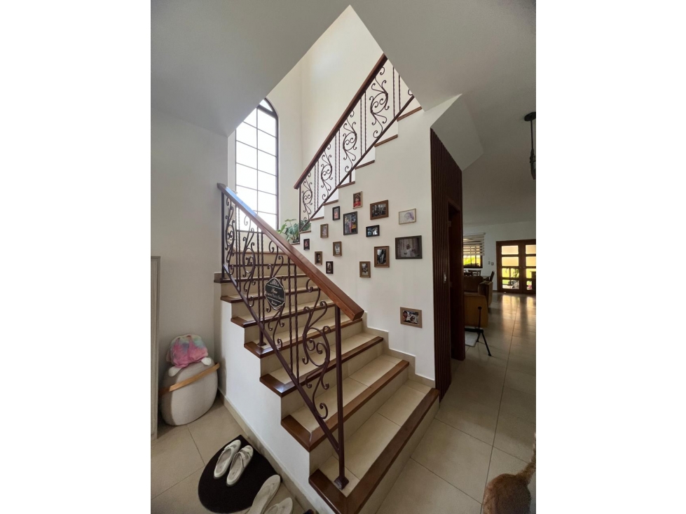 SEA CONFIABLE ALQUILA HERMOSA CASA EN EL DORAL — foto 4
