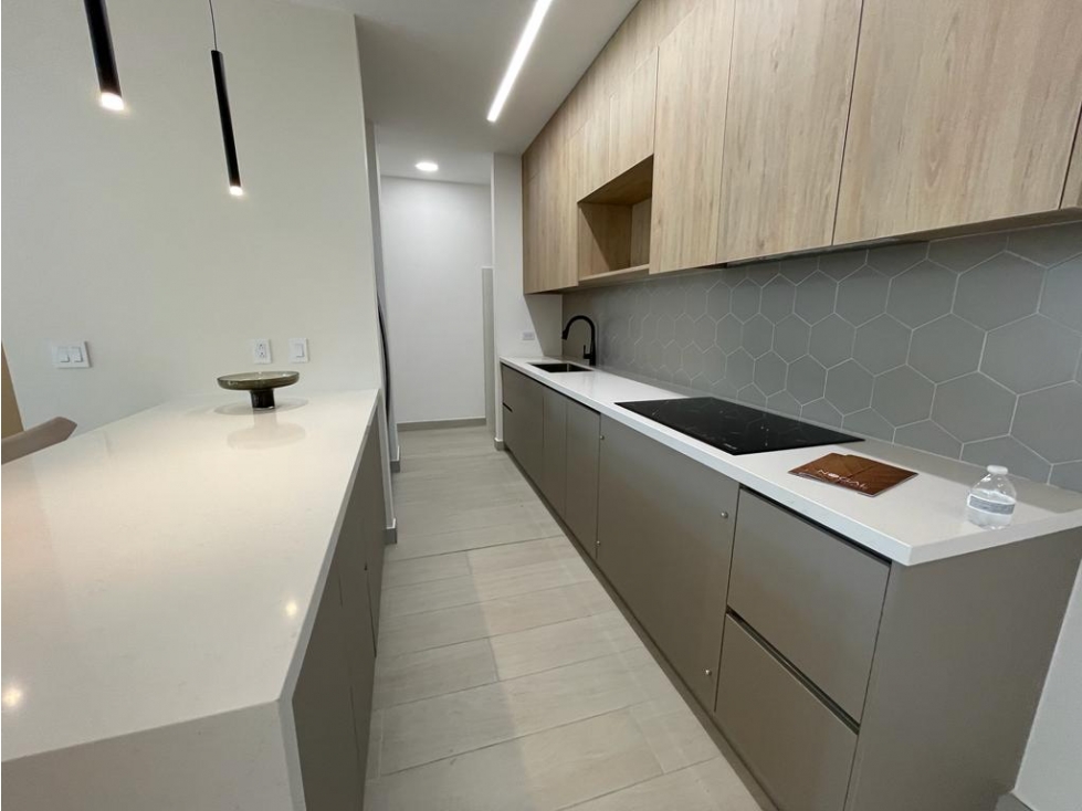 SEA CONFIABLE VENDE APARTAMENTO EN PH NOGAL — foto 2