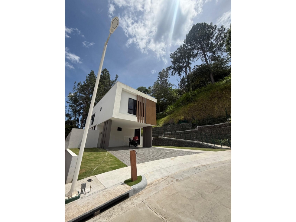 SEA CONFIABLE VENDE HERMOSA CASA EN ALBROOK9 EN ANCON