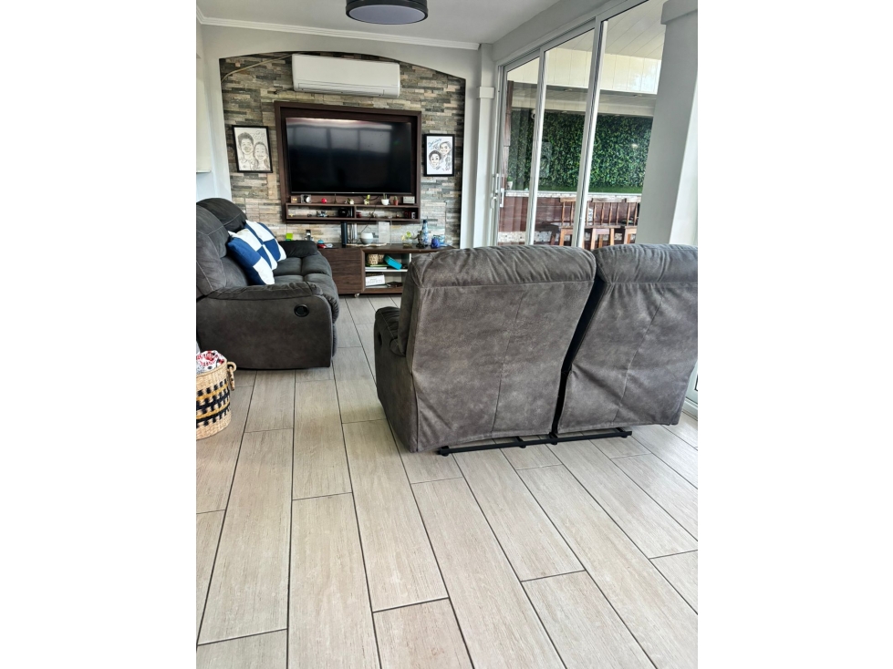 SEA CONFIABLE VENDE O ALQUILA CASA EN URBANIZACION QUINTAS REALES — foto 4