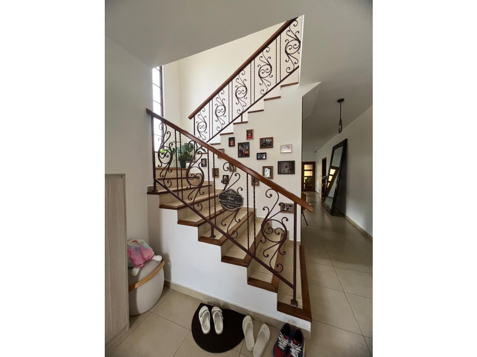 SEA CONFIABLE ALQUILA HERMOSA CASA EN EL DORAL — foto 6
