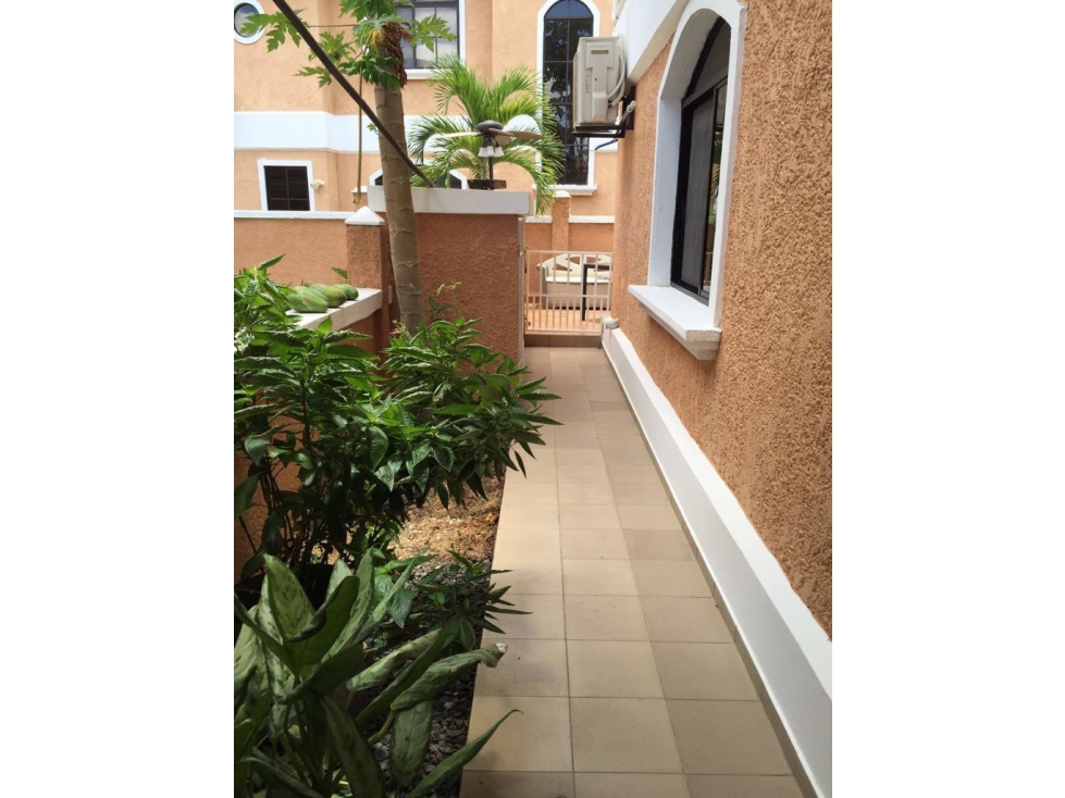 SEA Confiable Vende Casa de esquina con Piscina en Clayton Village - 3