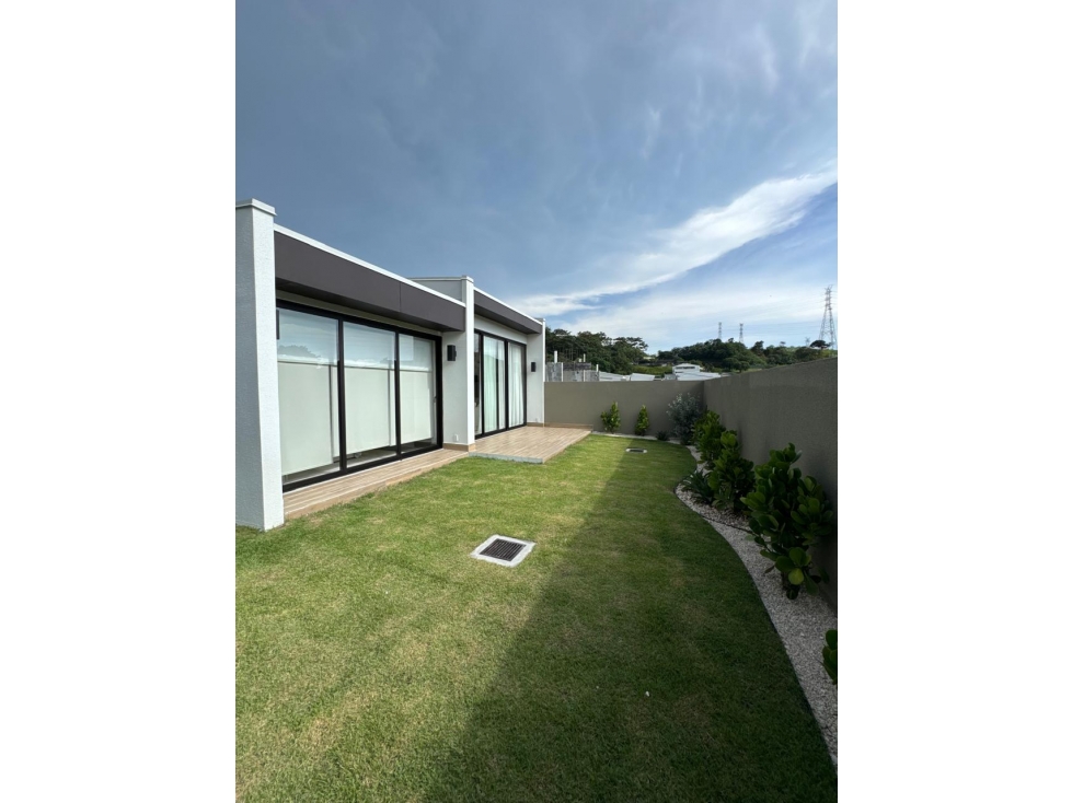 Tu casa de 3 recámaras en Altos de Panamá $484K en comunidad exclusiva — foto 6