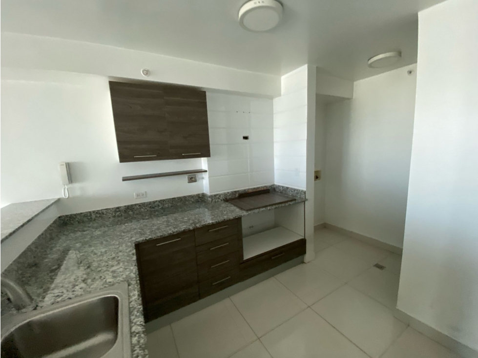 SEA CONFIABLE VENDE APARTAMENTO PH MIDPARK 2 RECAMARAS — foto 4
