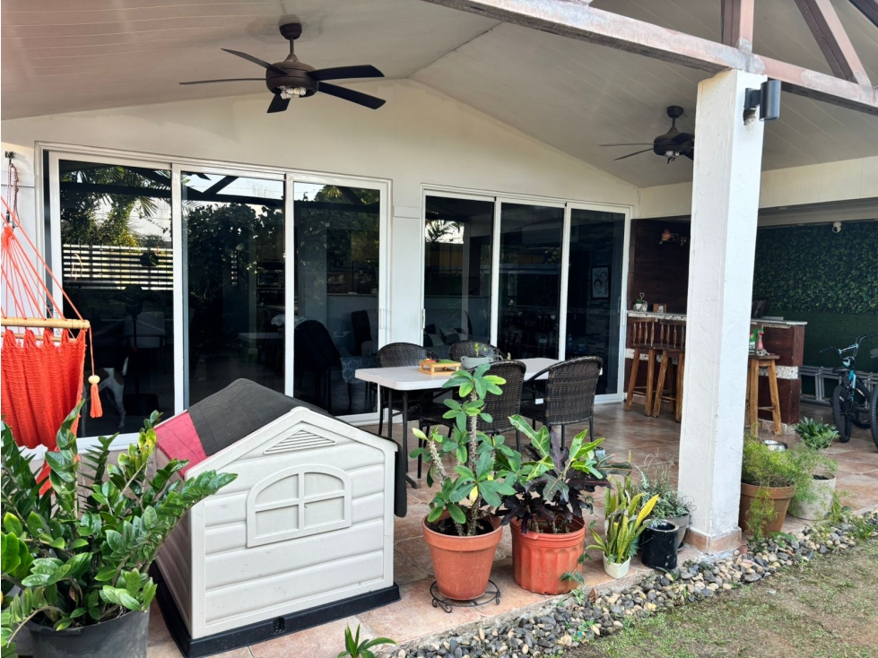 SEA CONFIABLE VENDE O ALQUILA CASA EN URBANIZACION QUINTAS REALES — foto 5