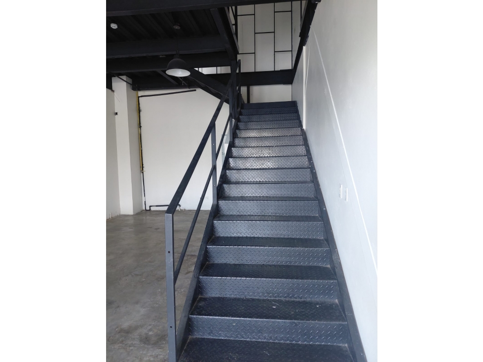 Local comercial listo para operar | Alto flujo vehicular y peatonal — foto 6