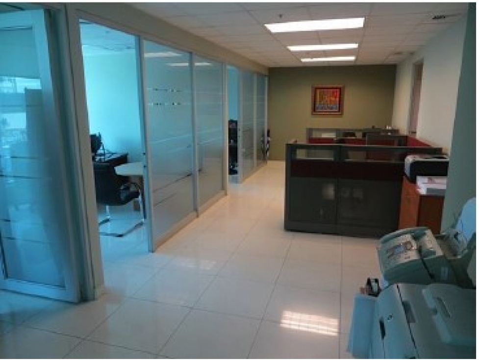 SEA CONFIABLE ALQUILA O VENDE OFICINA EN PH OCEAN BUSINESS PLAZA — foto 3