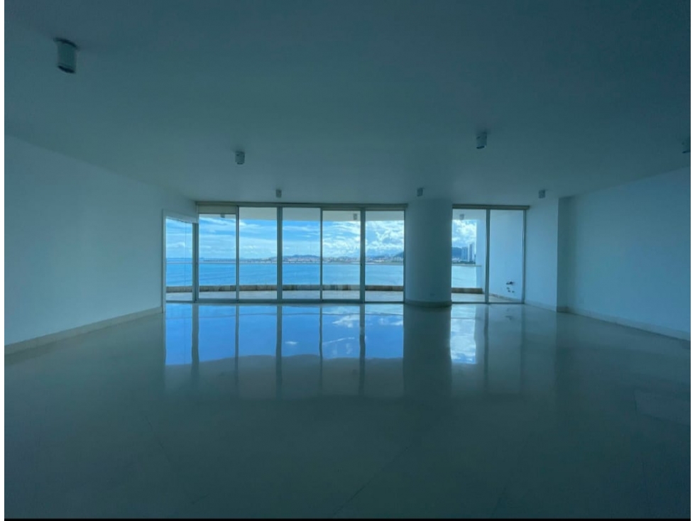 SEA CONFIABLE VENDE O ALQUILA APARTAMENTO EN PH THE POINT — foto 2