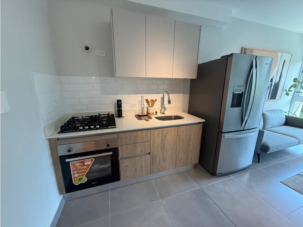 SEA CONFIABLE VENDE APARTAMENTO EN PH FOREST GATE AMOBLADO — foto 3