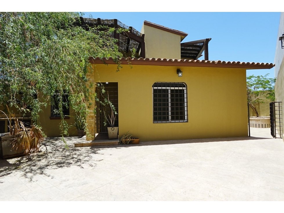 VENTA DE CASA EN MANUEL MÁRQUEZ DE LEÓN, CABO SAN LUCAS, B.C.S UA-148