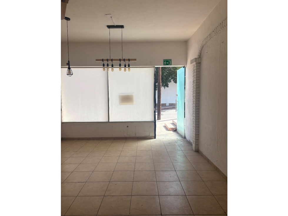 RENTA DE LOCAL COMERCIAL EN LÁZARO CÁRDENAS, CABO SAN LUCAS, MH-73 - 1