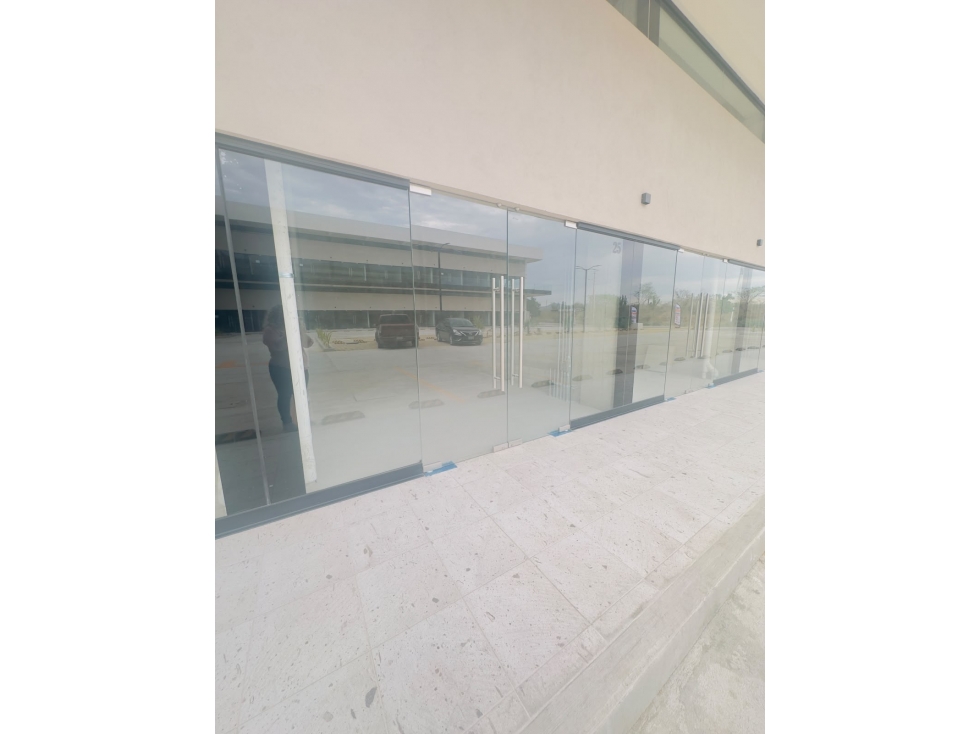 RENTA DE LOCAL COMERCIAL EN PLAZA JACARANDAS, CABO SAN LUCAS, IB-52 - 3