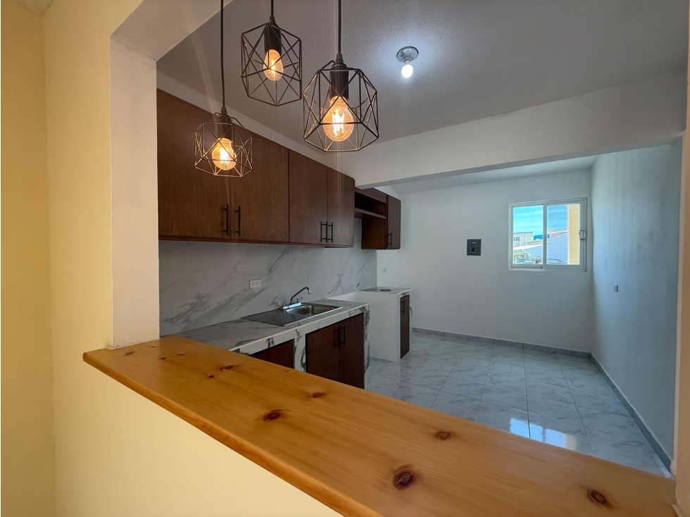 EXCELENTE OPORTUNIDAD Amplia casa en venta 3rec. 3baños — foto 2
