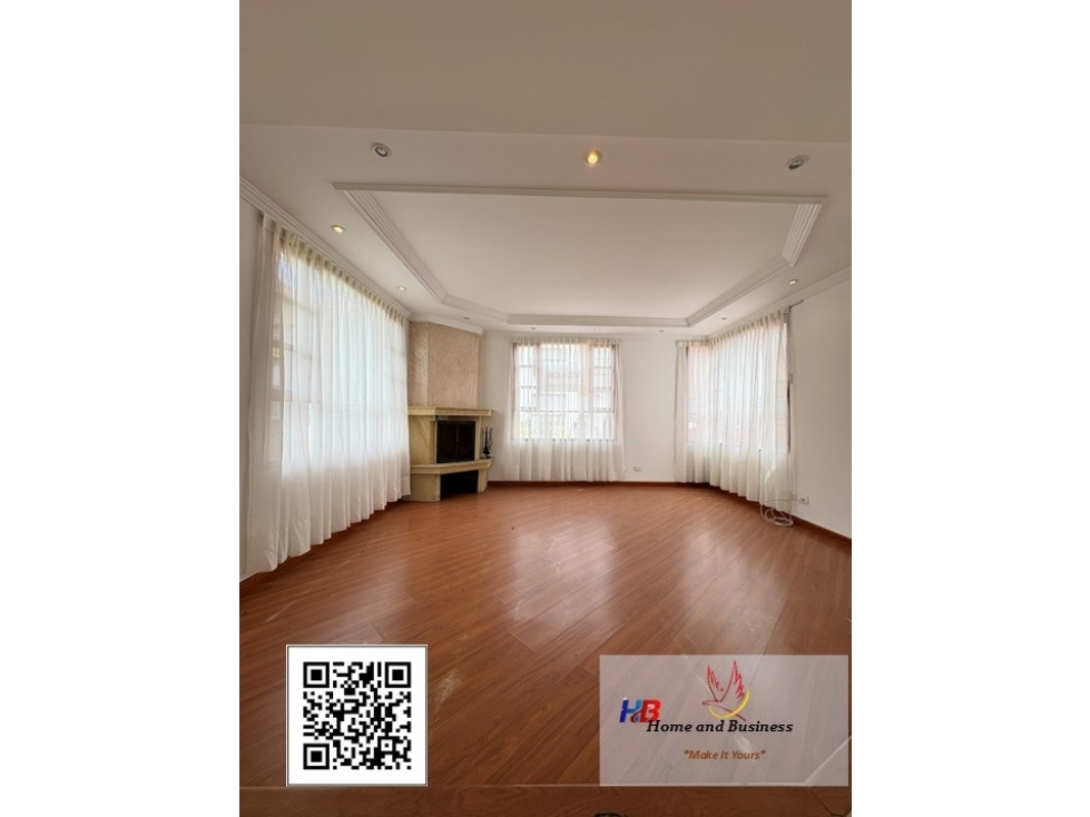 Espectacular Casa Esquinera de Tres Niveles en Cota — foto 3