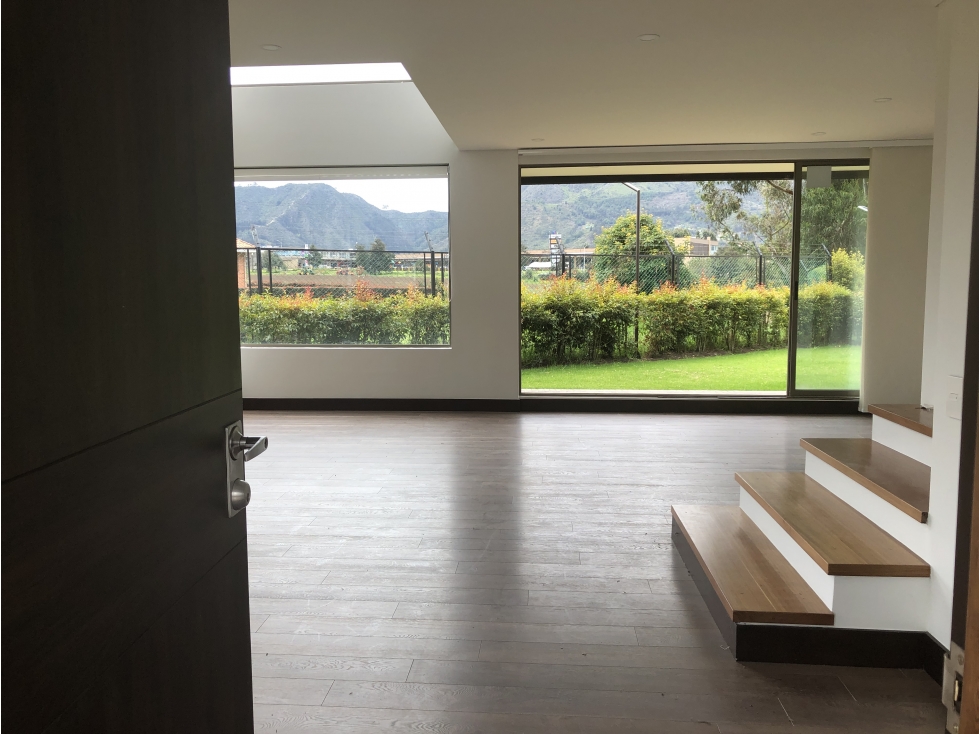 Hermosa, iluminada y Privada Casa Campestre en Palo de Agua