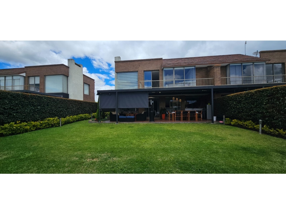 Hermosa, Iluminada y exclusiva Casa Campestre en Palo de Agua, Cota