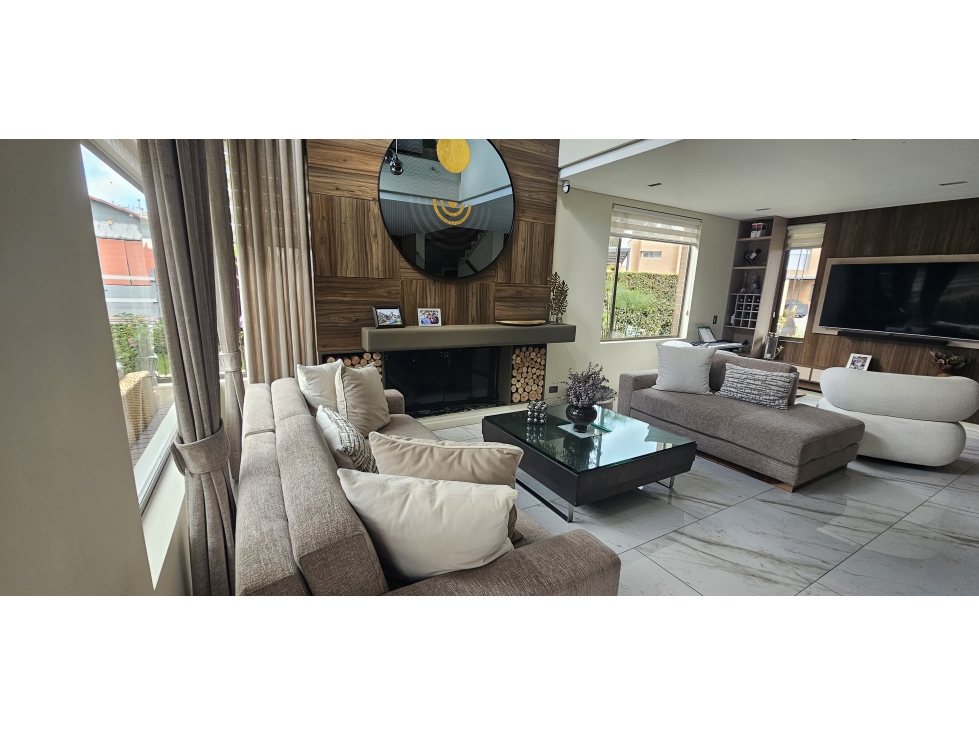 Hermosa, iluminada, exclusiva, remodelada Casa en Palo de Agua Cota — foto 3