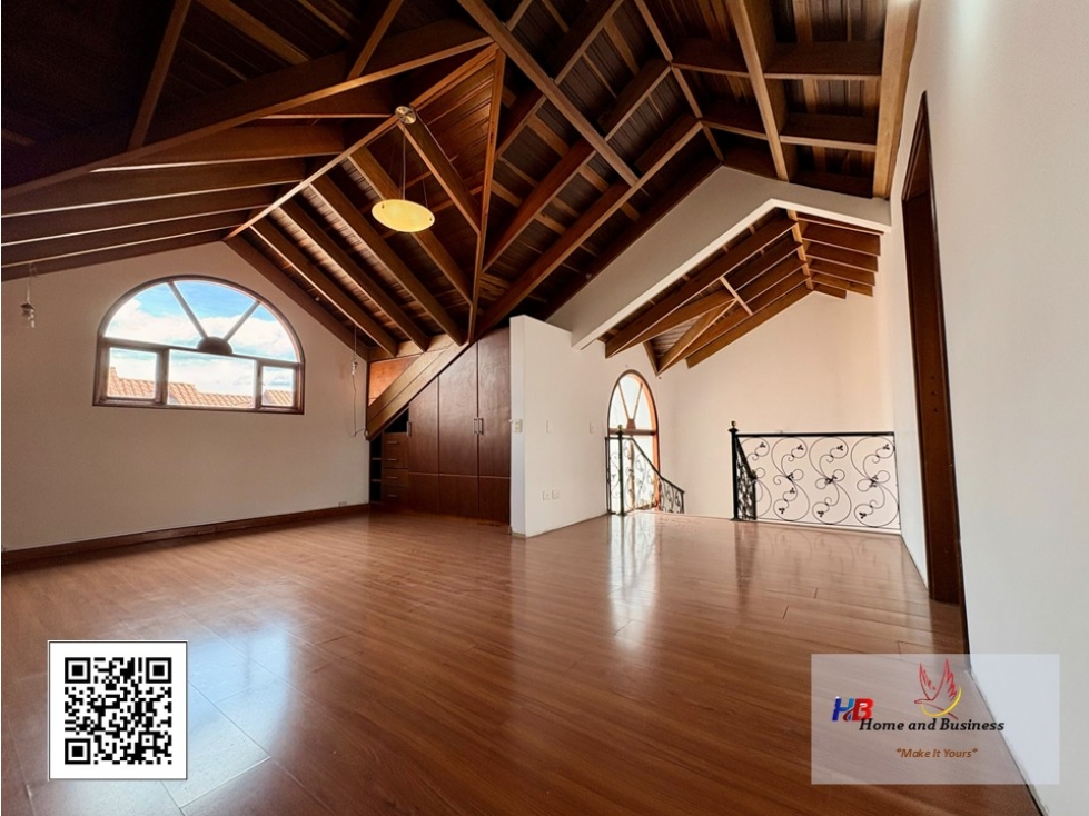 Espectacular Casa Esquinera de Tres Niveles en Cota — foto 6