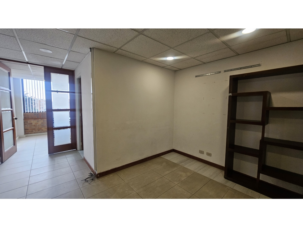 OFICINA EN VENTA SANTA BARBARA UNICENTRO — foto 6