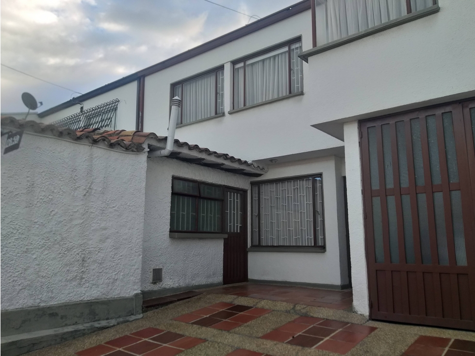 CASA EN VENTA EN LAS VILLAS